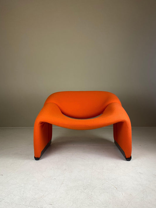 Pierre Paulin Groovy Chair F598 professioneel laten herstofferen